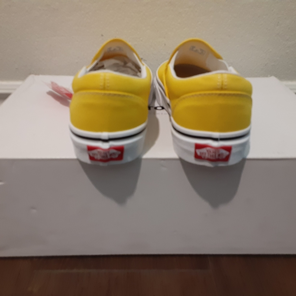 Vans - Picture 3 of 4